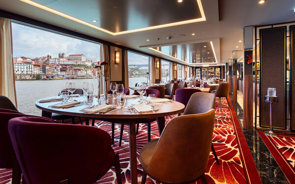 Amawaterways AmaSintra Main Restaurant 9 ©Amawaterways.jpeg